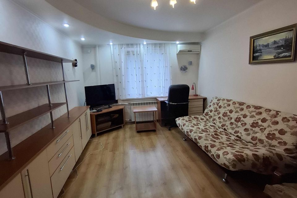 Сдаётся 2-комнатная квартира, 65 м²