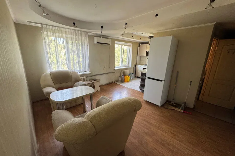 Продаётся 3-комнатная квартира, 6 м²
