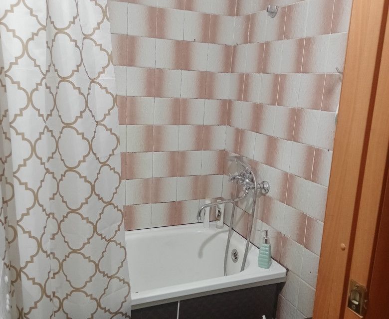 Продаётся 3-комнатная квартира, 65.8 м²
