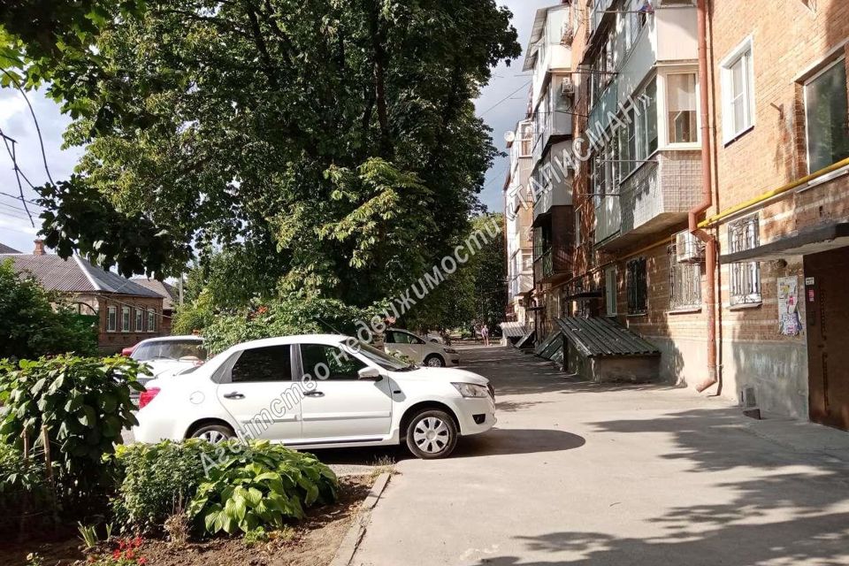 Продаётся 2-комнатная квартира, 43.8 м²