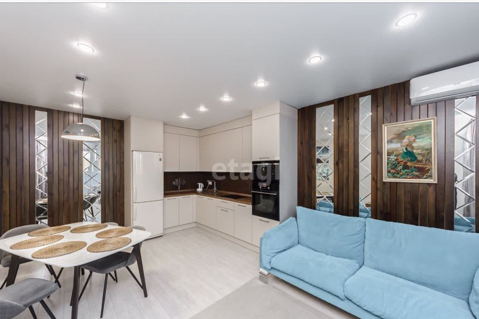 Продаётся 2-комнатная квартира, 67.2 м²