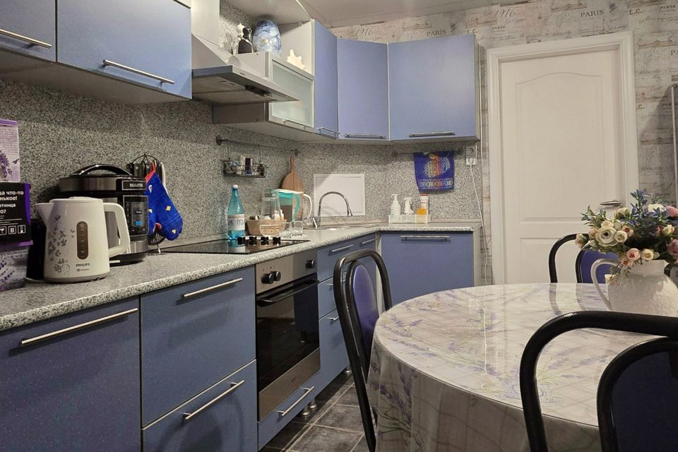 Продаётся 2-комнатная квартира, 69.6 м²