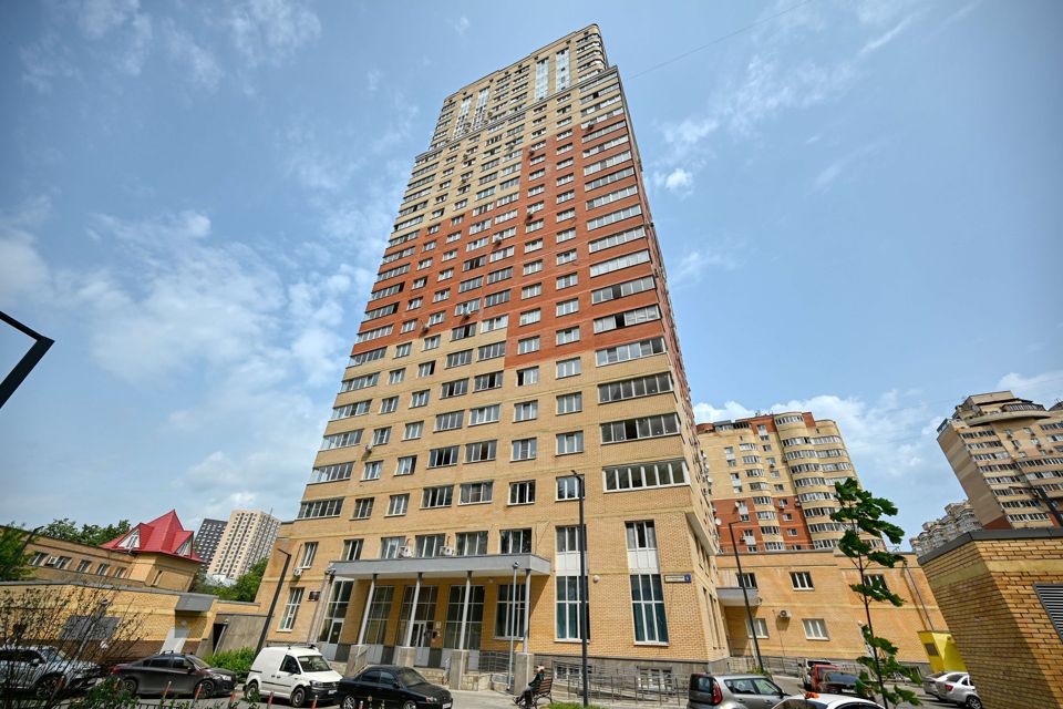 Продаётся 1-комнатная квартира, 53 м²