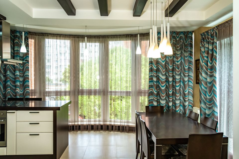 Продаётся 4-комнатная квартира, 160 м²