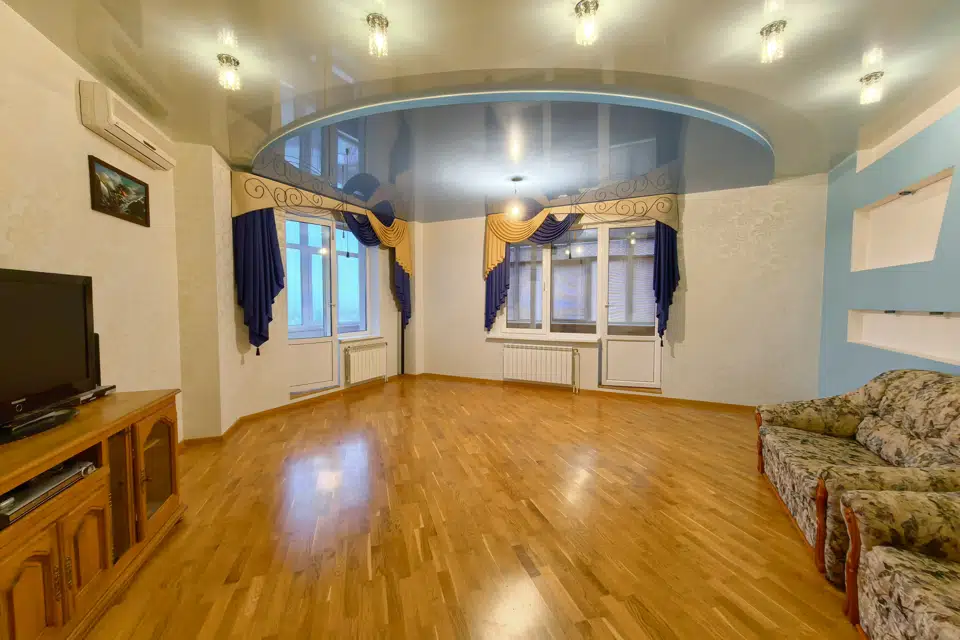 Продаётся 3-комнатная квартира, 130.4 м²