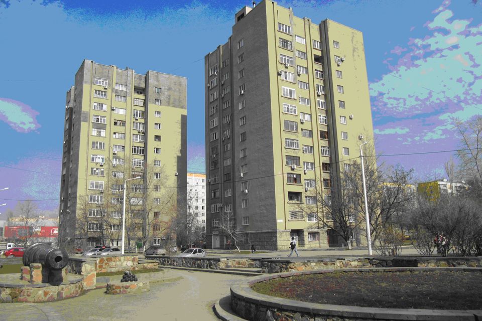 Продаётся 4-комнатная квартира, 111.7 м²