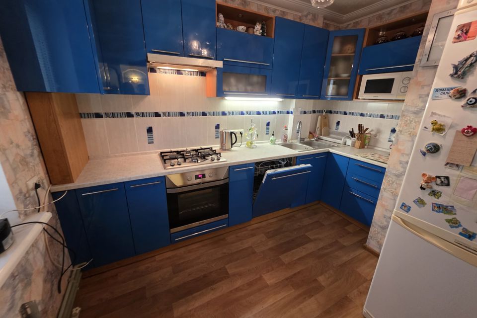 Продаётся 4-комнатная квартира, 83 м²