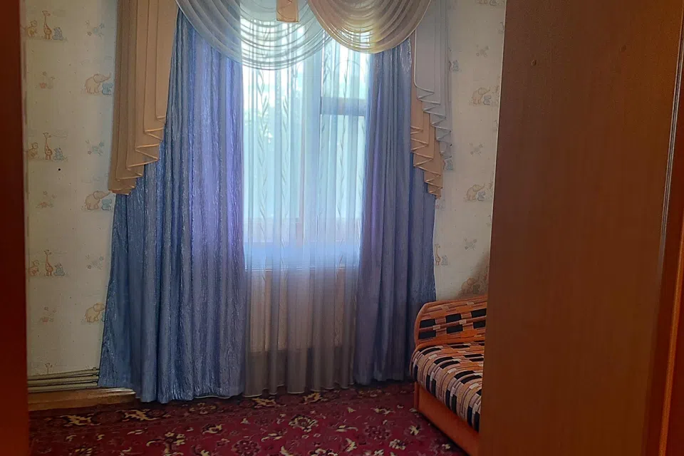 Продаётся 4-комнатная квартира, 82 м²