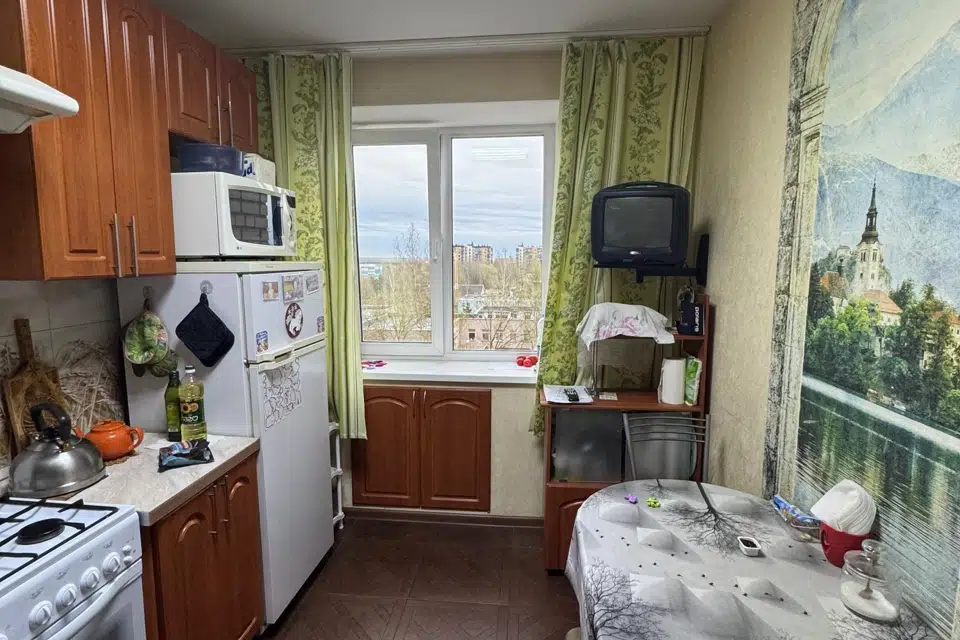 Продаётся 4-комнатная квартира, 74.1 м²