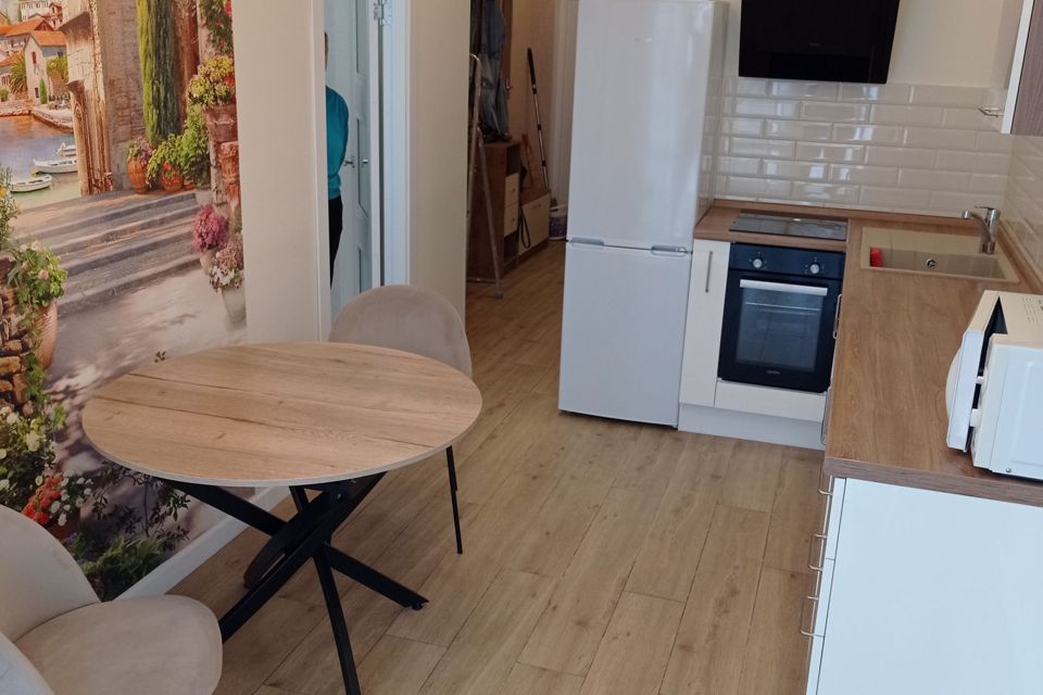 Сдаётся 1-комнатная квартира, 42 м²