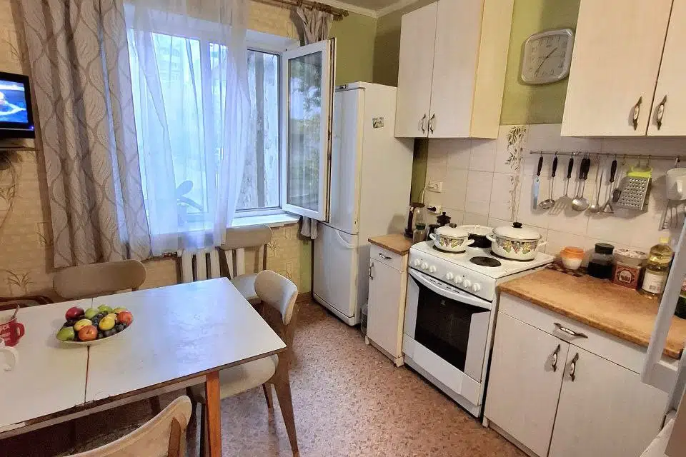 Продаётся 4-комнатная квартира, 94 м²