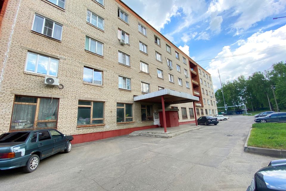 Продаётся комната в 5-комн. квартире, 12.2 м²