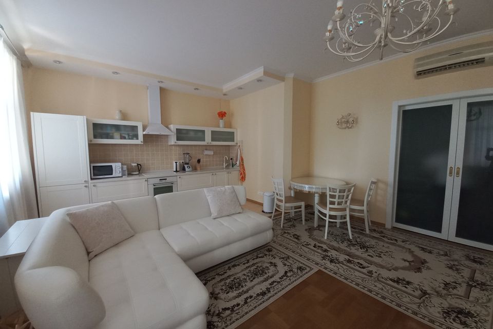 Продаётся 2-комнатная квартира, 70 м²