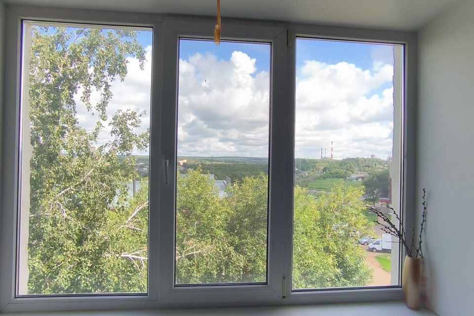Продаётся 4-комнатная квартира, 61.1 м²