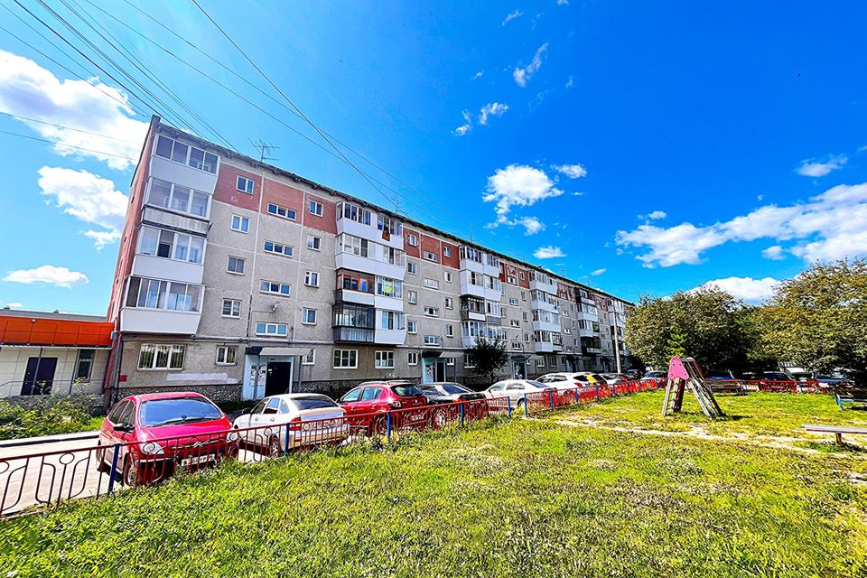 Продаётся 4-комнатная квартира, 59.6 м²