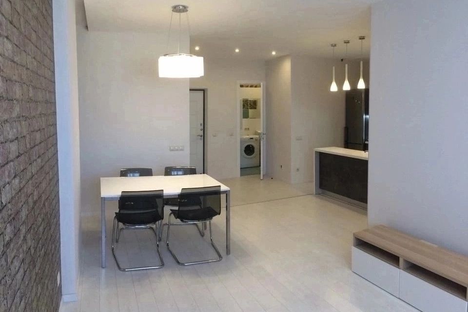 Сдаётся 1-комнатная квартира, 42 м²