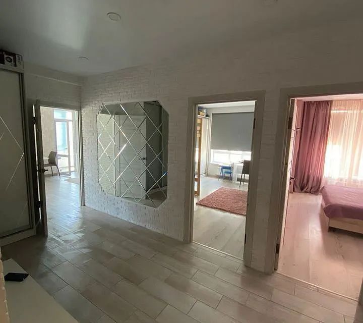 Продаётся 2-комнатная квартира, 82 м²