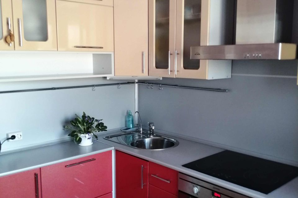 Продаётся 4-комнатная квартира, 73.9 м²