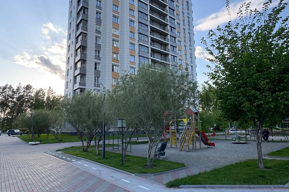 Продаётся 2-комнатная квартира, 63.6 м²