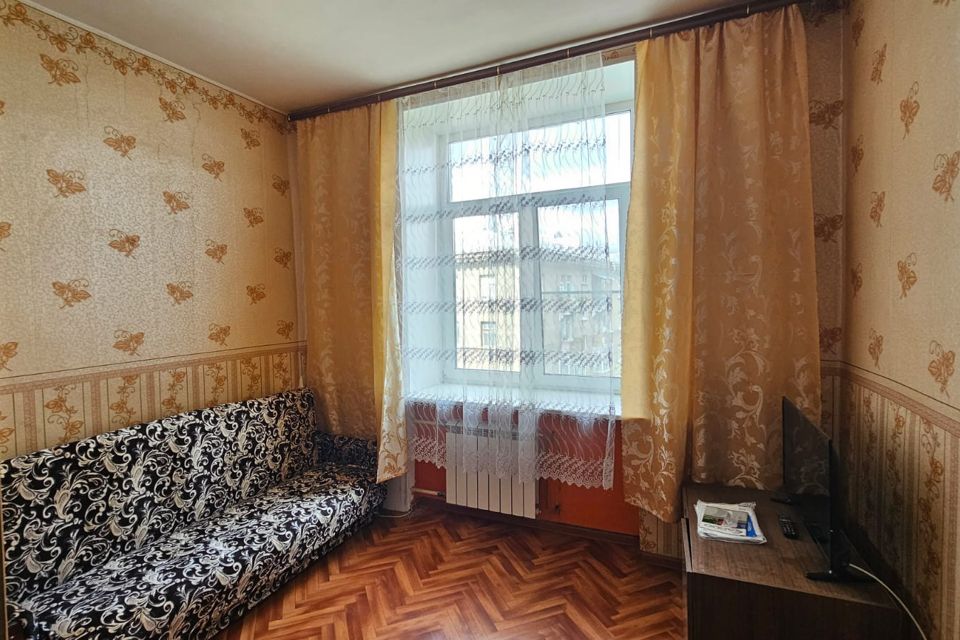 Продаётся 4 комнаты в 4-комн. квартире, 14.5 м²