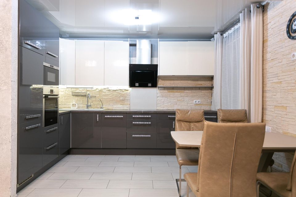 Продаётся 2-комнатная квартира, 61.2 м²