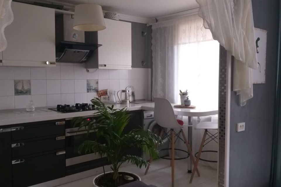 Продаётся 3-комнатная квартира, 61.6 м²