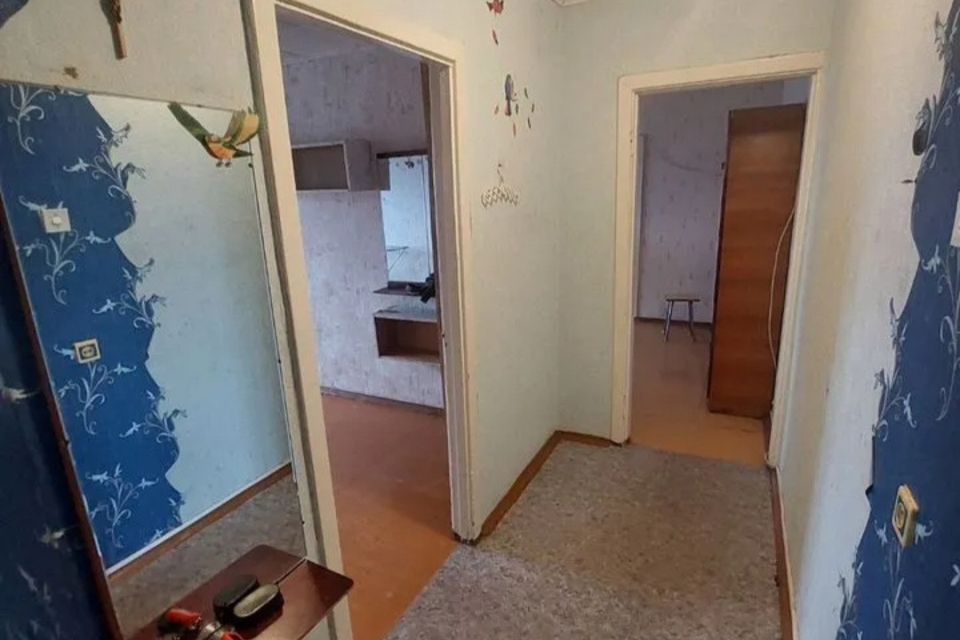 Продаётся 4-комнатная квартира, 60.5 м²