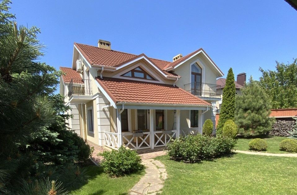 Продаётся 2-этажный дом, 240 м²