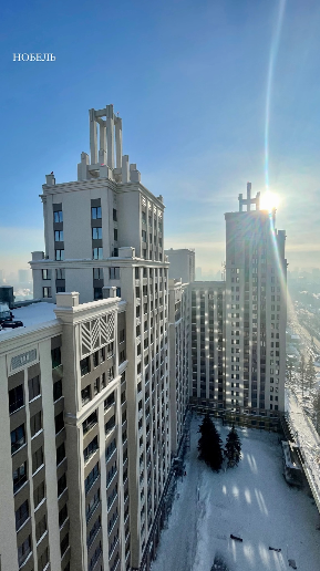 Продаётся 4-комнатная квартира, 193 м²