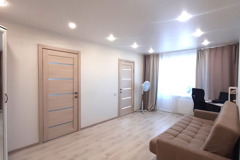 Продаётся 4-комнатная квартира, 61.8 м²