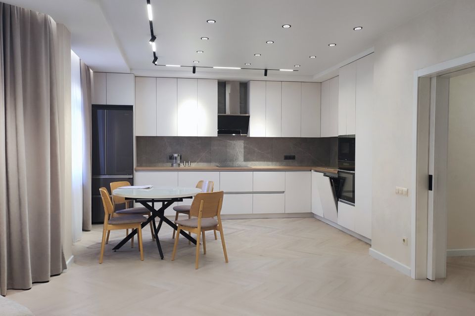 Продаётся 3-комнатная квартира, 105 м²