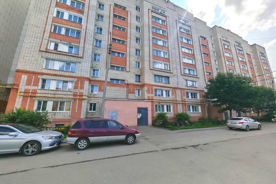 Продаётся 4-комнатная квартира, 69.5 м²