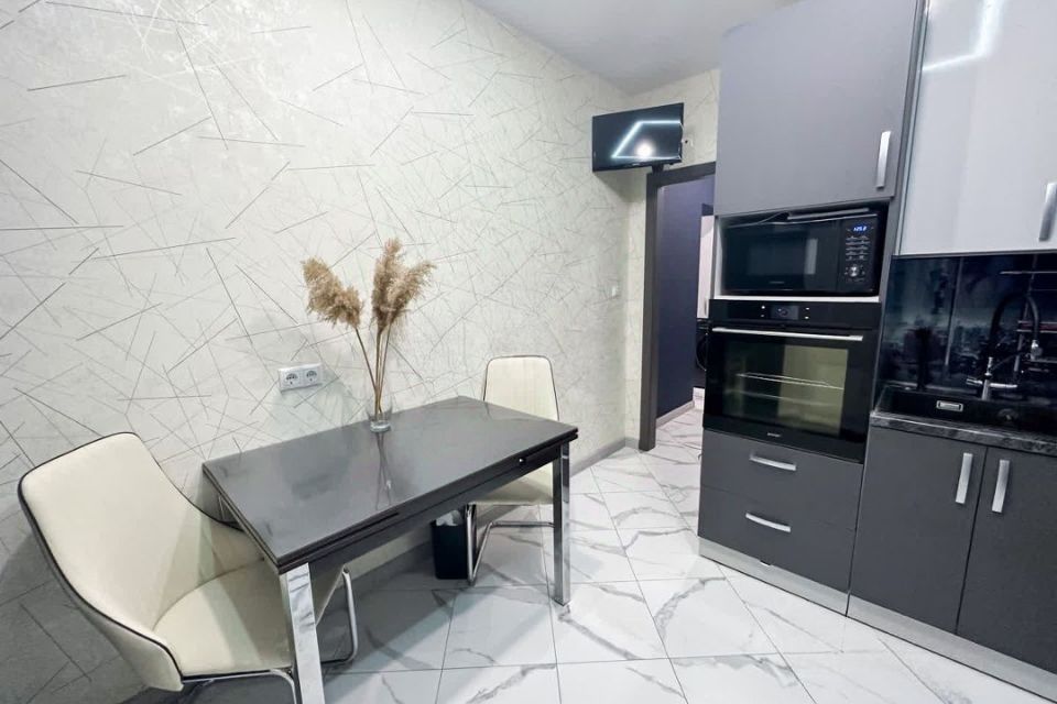 Продаётся 3-комнатная квартира, 87 м²