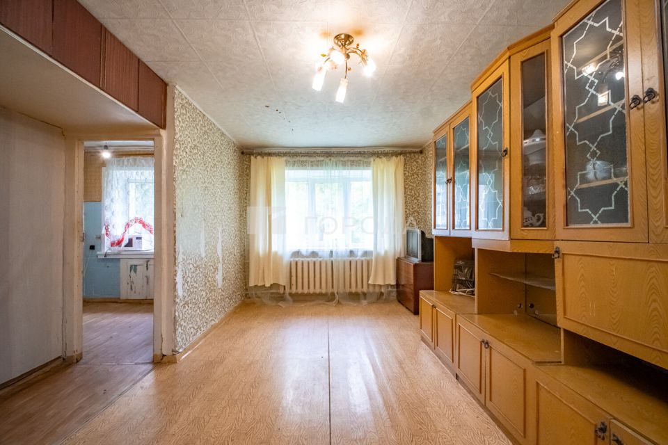 Продаётся 3-комнатная квартира, 42.8 м²
