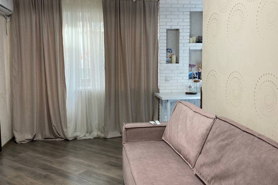 Продаётся 3-комнатная квартира, 41.9 м²