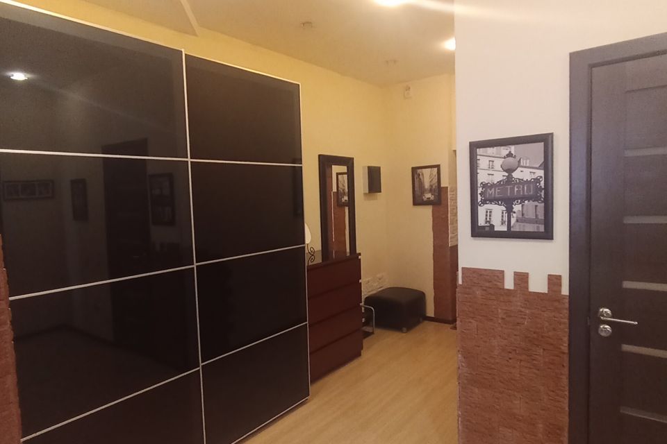 Продаётся 1-комнатная квартира, 64.5 м²
