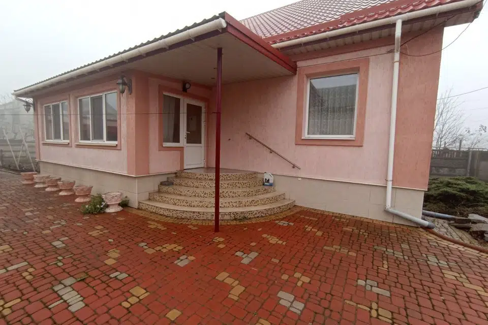 Продаётся 2-этажный дом, 275 м²