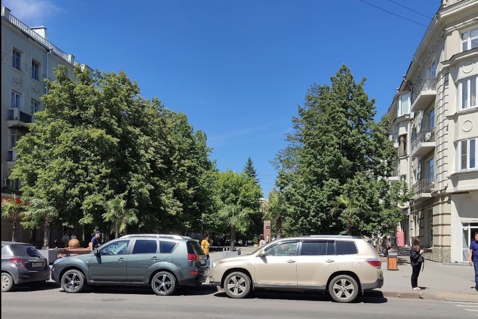 Сдаётся 2-комнатная квартира, 65 м²