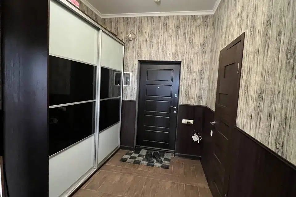 Продаётся 1-комнатная квартира, 56 м²
