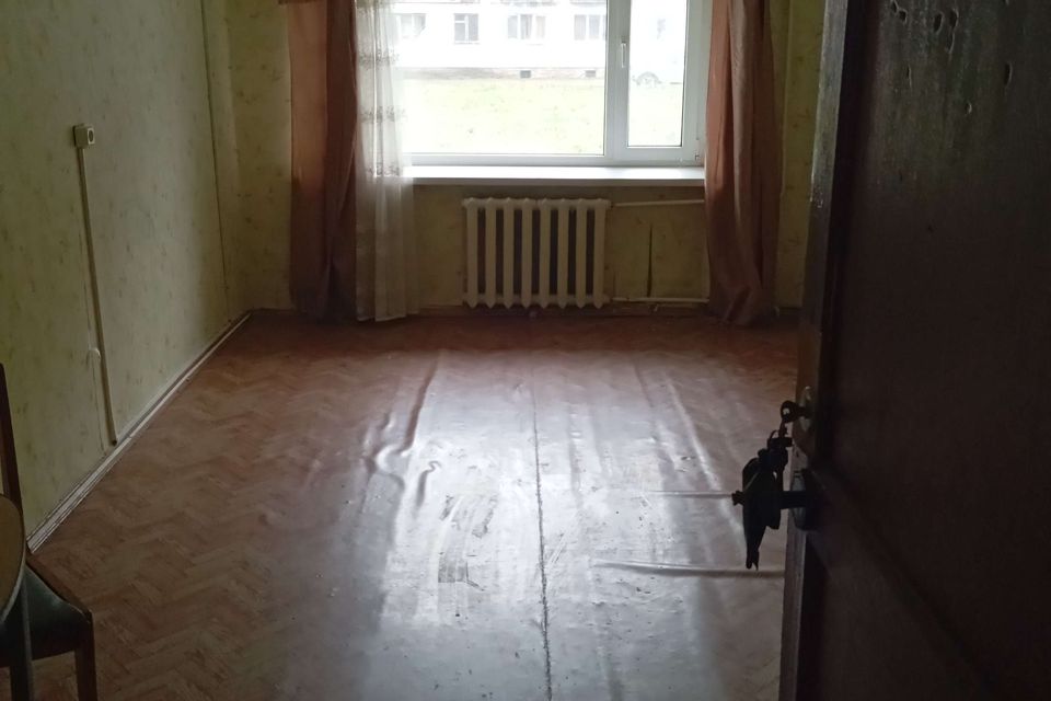 Продаётся комната в 4-комн. квартире, 10.8 м²