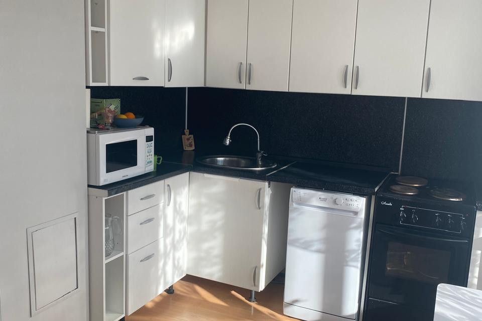 Продаётся 3-комнатная квартира, 60.5 м²