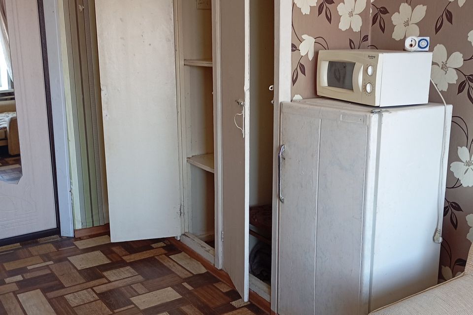 Продаётся комната в 1-комн. квартире, 100 м²