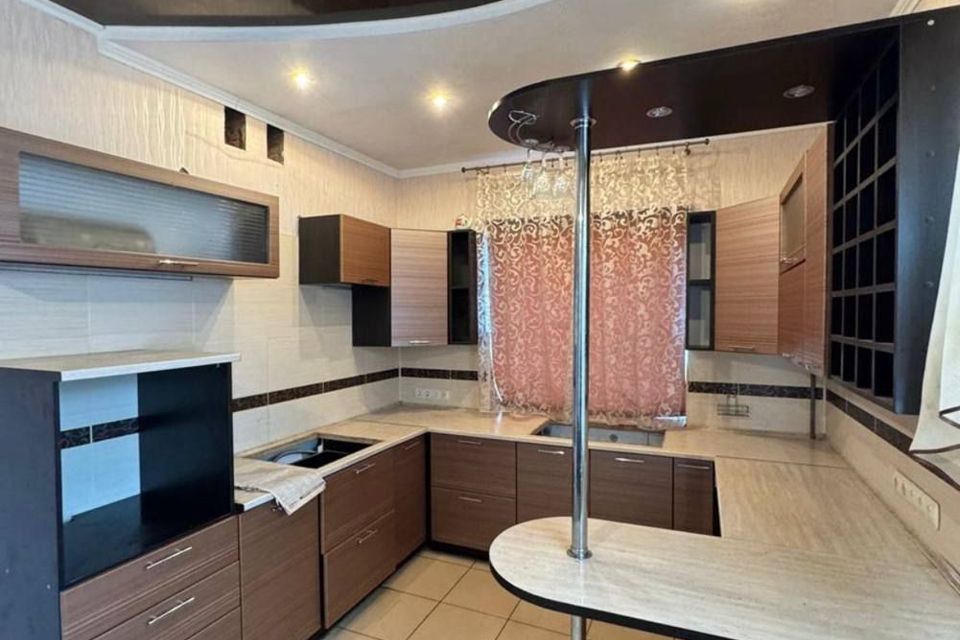 Продаётся 2-этажный дом, 270 м²
