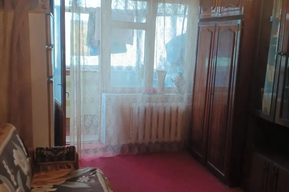 Продаётся 4-комнатная квартира, 66.9 м²