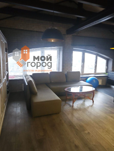 Продаётся 4-комнатная квартира, 136 м²
