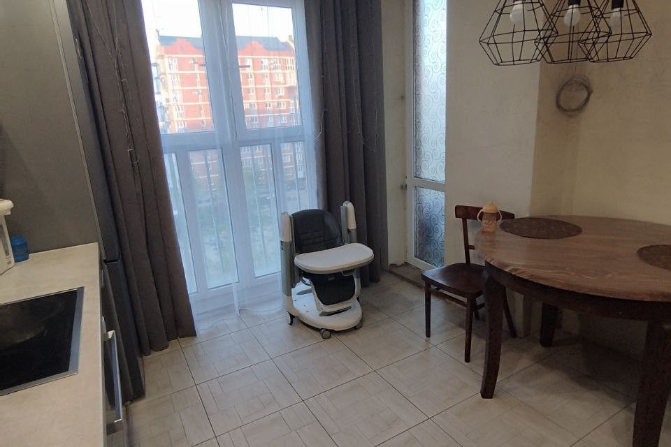 Продаётся 3-комнатная квартира, 75.8 м²