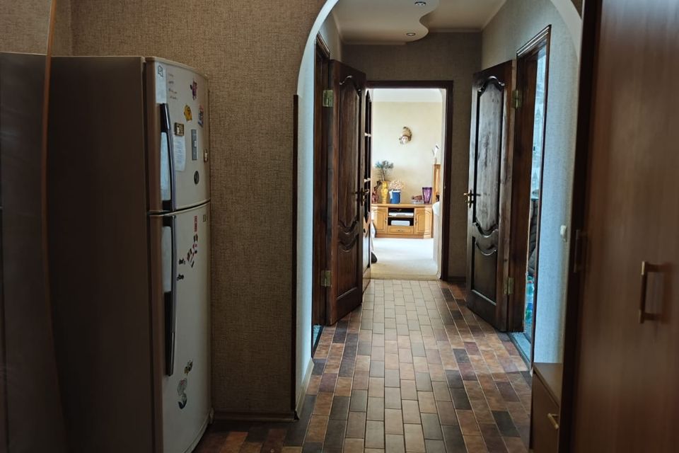 Продаётся 4-комнатная квартира, 105 м²