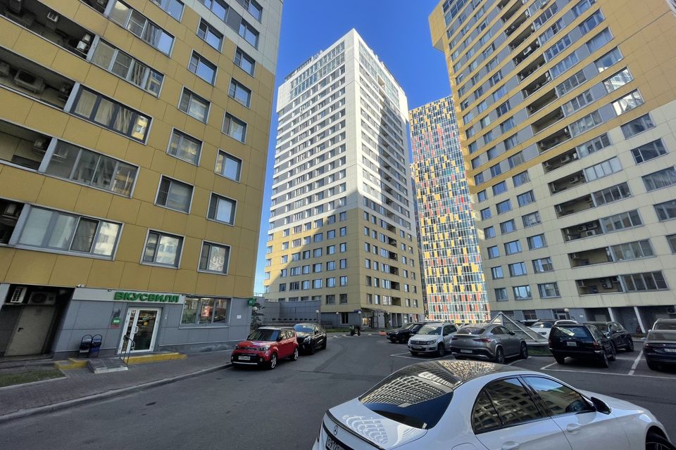 Продаётся 3-комнатная квартира, 130.6 м²