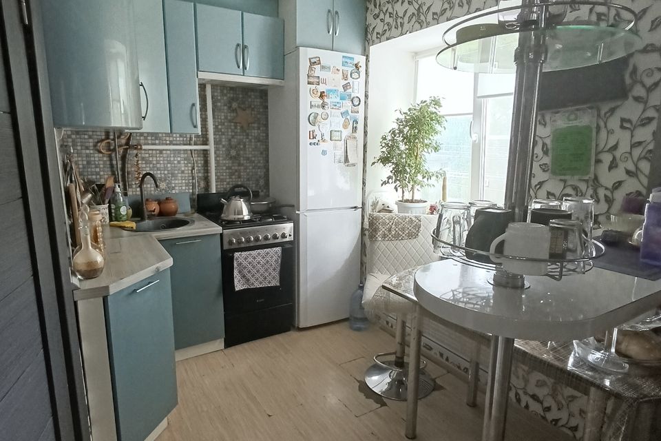 Продаётся 3-комнатная квартира, 48.7 м²