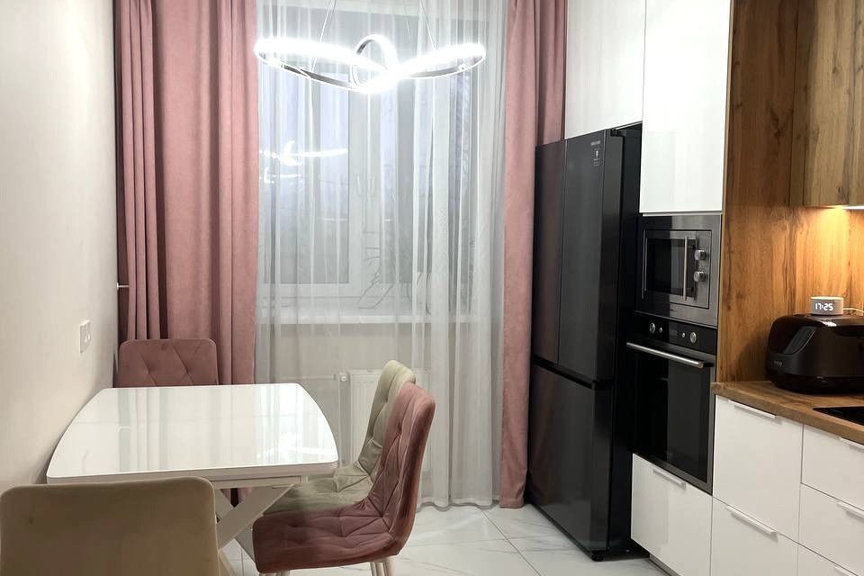 Продаётся 2-комнатная квартира, 70.3 м²